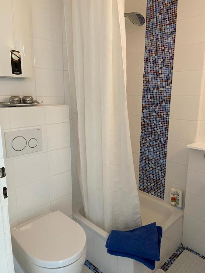 Privates Appartment Ferienwohnung Im Einfamilienhaus Düsseldorf Exterior foto